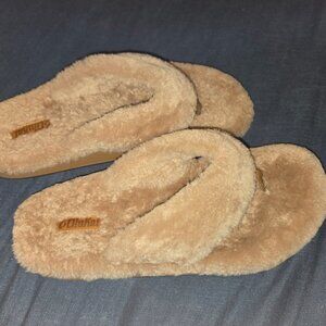 OluKai Kīpe'a Heu Slippers